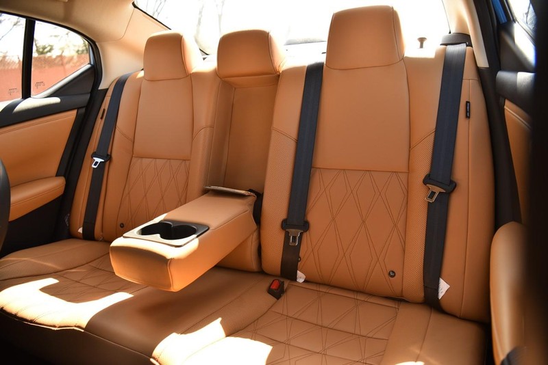 Nissan Sentra Vehicle Image 22