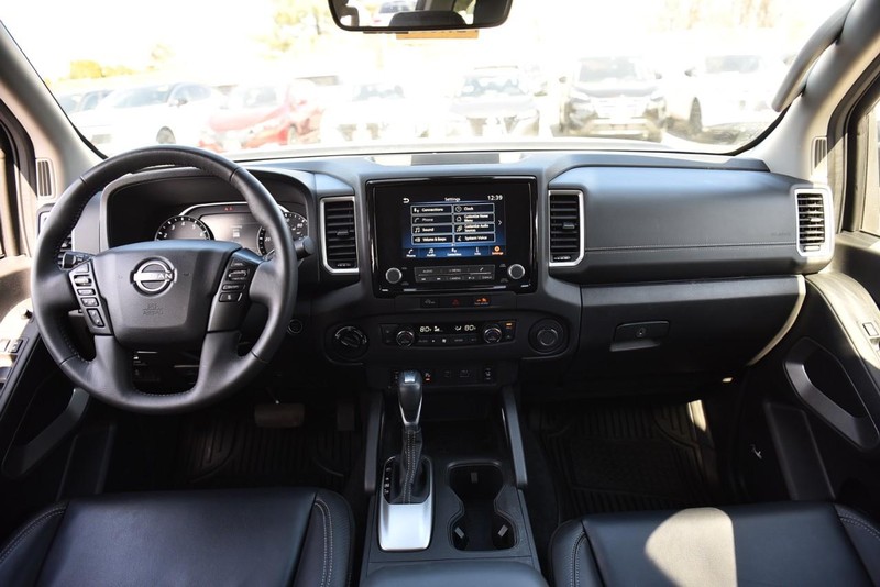 Nissan Frontier Vehicle Image 08