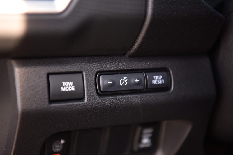 Nissan Frontier Vehicle Image 12