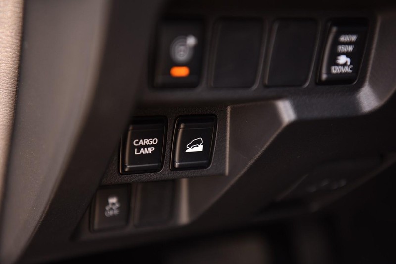 Nissan Frontier Vehicle Image 13