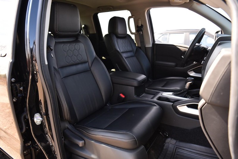 Nissan Frontier Vehicle Image 22