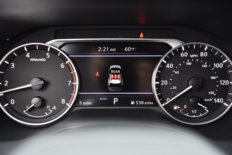 Nissan Rogue Vehicle Image 11