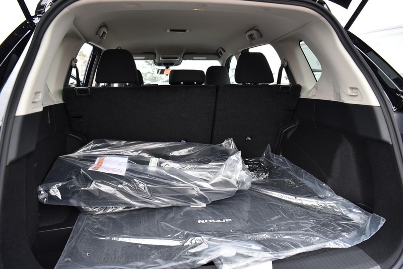 Nissan Rogue Vehicle Image 22