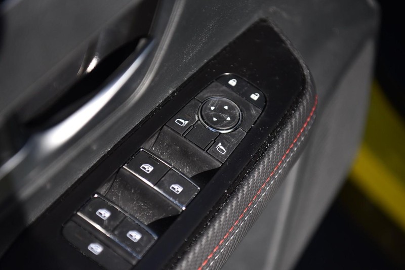 Nissan Kicks Vehicle Image 08
