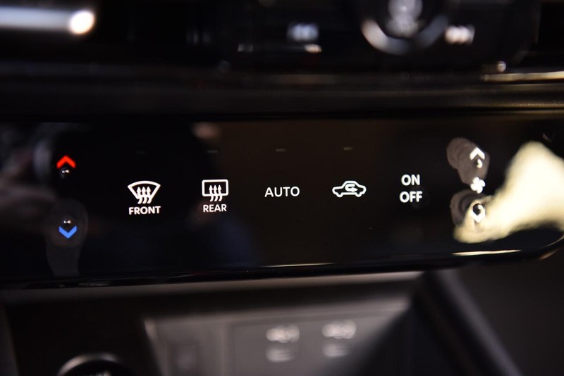 Nissan Kicks Vehicle Image 14