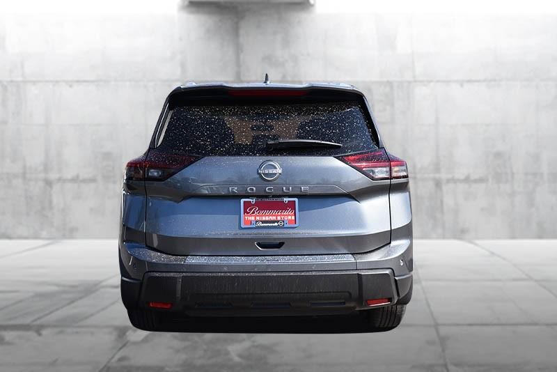 Nissan Rogue Vehicle Image 06