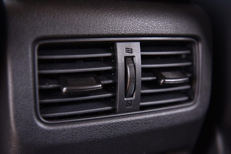 Nissan Rogue Vehicle Image 22