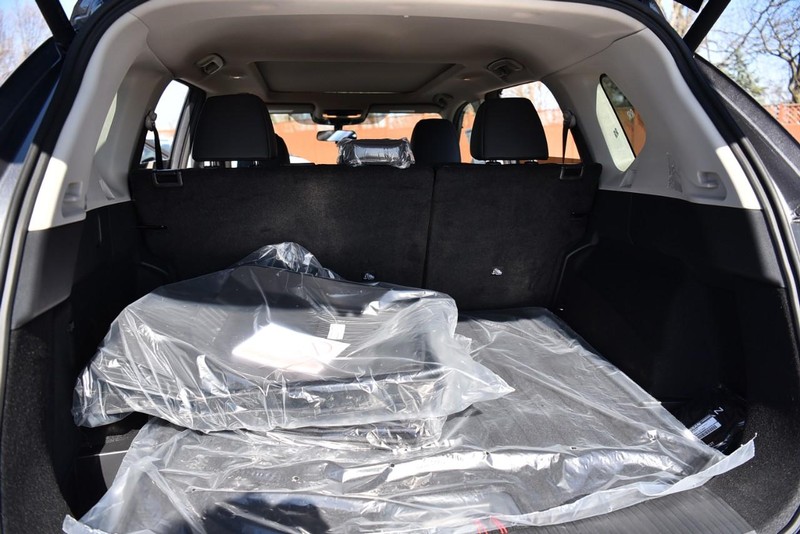Nissan Rogue Vehicle Image 24
