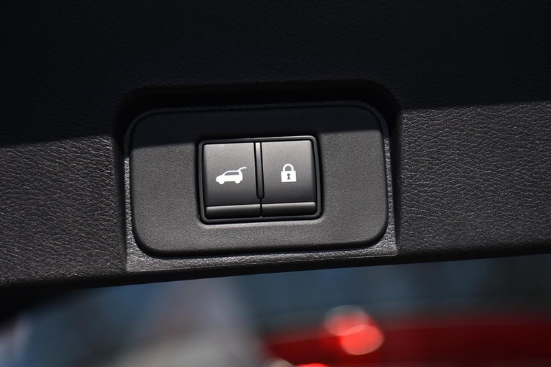 Nissan Rogue Vehicle Image 25