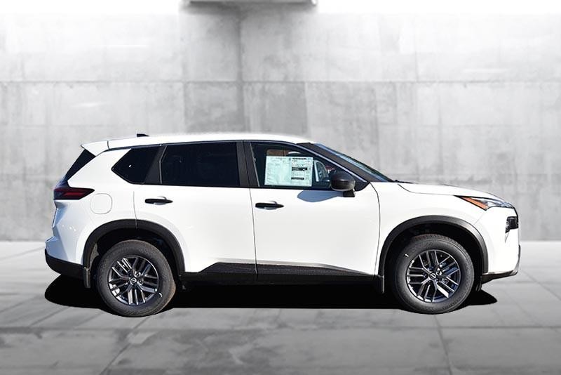 Nissan Rogue Vehicle Image 05