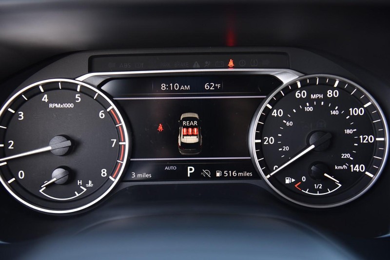 Nissan Rogue Vehicle Image 11