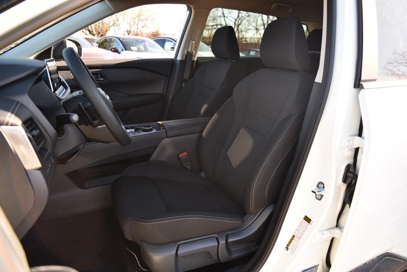 Nissan Rogue Vehicle Image 18