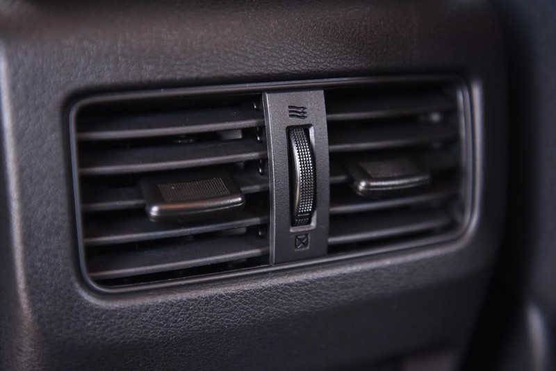 Nissan Rogue Vehicle Image 21