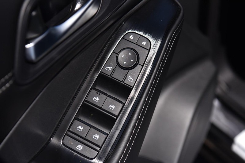 Nissan Rogue Vehicle Image 09