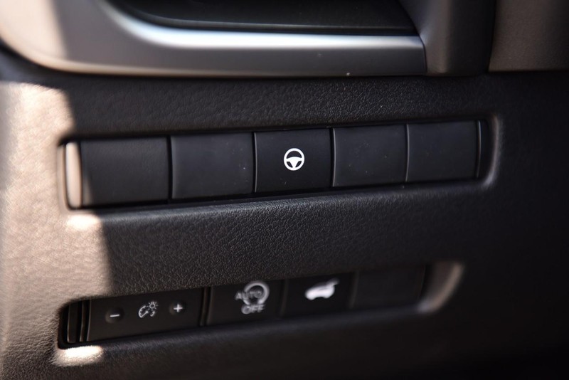 Nissan Rogue Vehicle Image 11