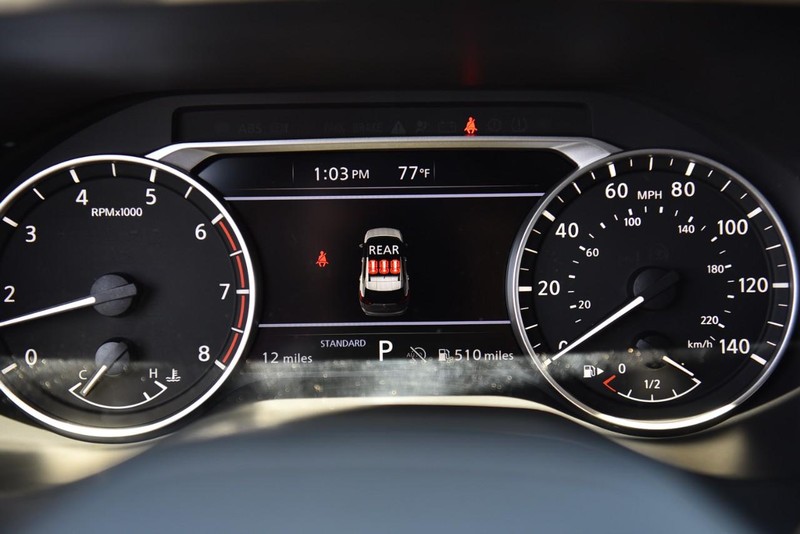Nissan Rogue Vehicle Image 12