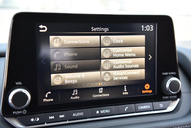Nissan Rogue Vehicle Image 14