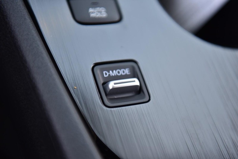 Nissan Rogue Vehicle Image 17