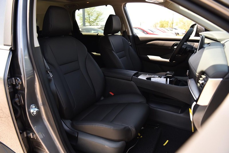 Nissan Rogue Vehicle Image 20
