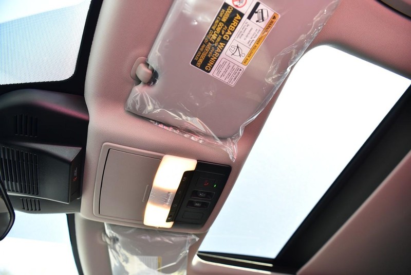 Nissan Rogue Vehicle Image 21