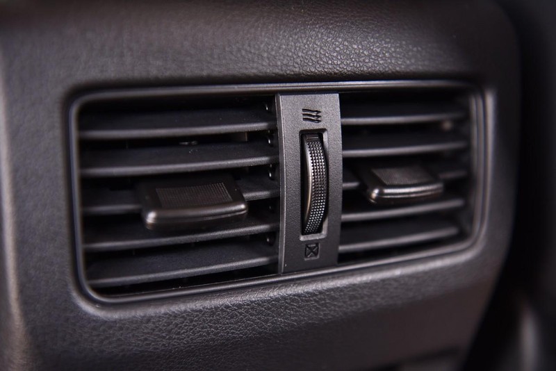 Nissan Rogue Vehicle Image 23