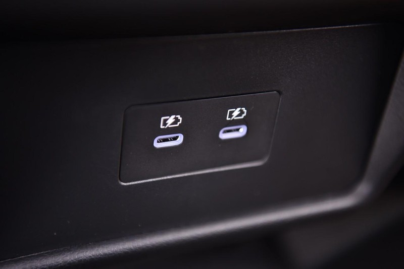 Nissan Rogue Vehicle Image 24