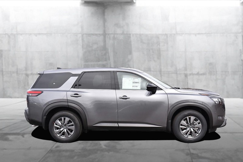 Nissan Pathfinder Vehicle Image 05