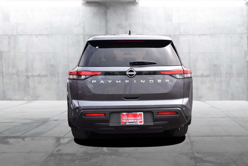 Nissan Pathfinder Vehicle Image 06