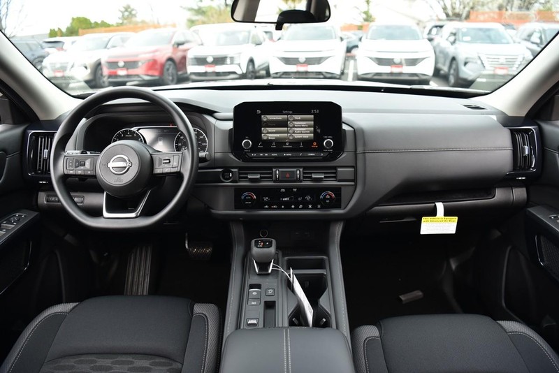 Nissan Pathfinder Vehicle Image 07
