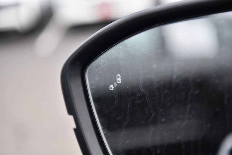Nissan Pathfinder Vehicle Image 09