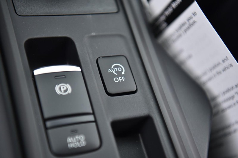Nissan Pathfinder Vehicle Image 17