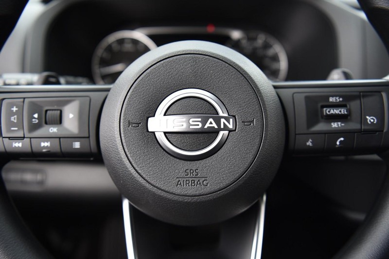Nissan Pathfinder Vehicle Image 19