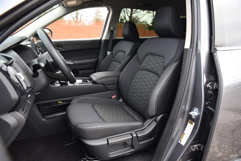 Nissan Pathfinder Vehicle Image 20