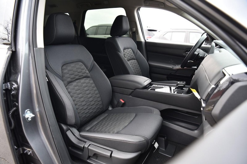 Nissan Pathfinder Vehicle Image 21