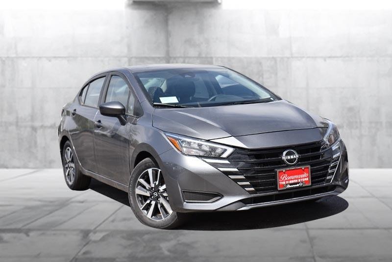 Nissan Versa Vehicle Image 02