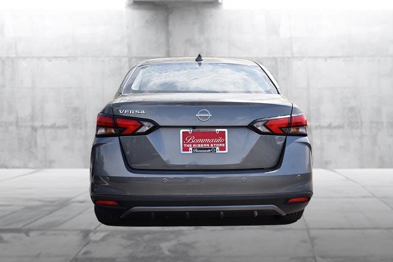 Nissan Versa Vehicle Image 06