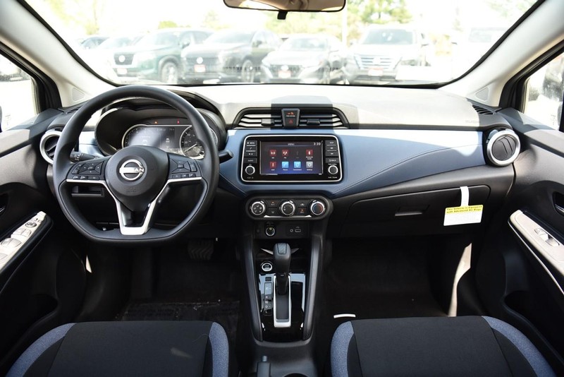 Nissan Versa Vehicle Image 08