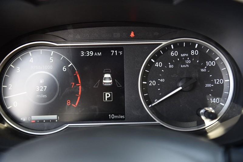 Nissan Versa Vehicle Image 11
