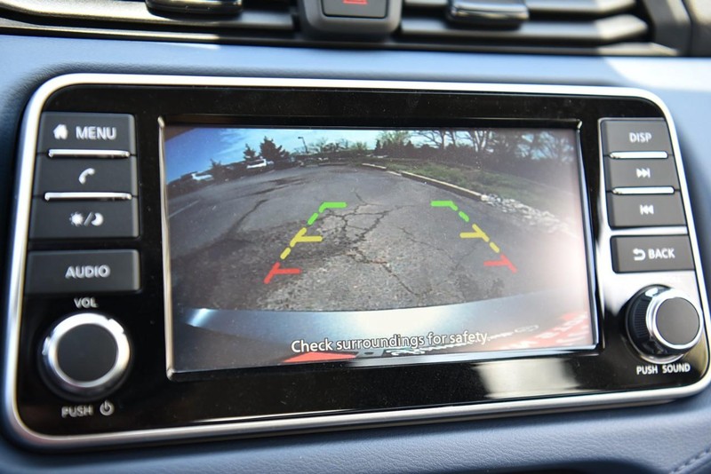 Nissan Versa Vehicle Image 12
