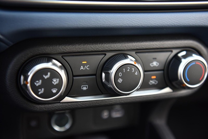 Nissan Versa Vehicle Image 13