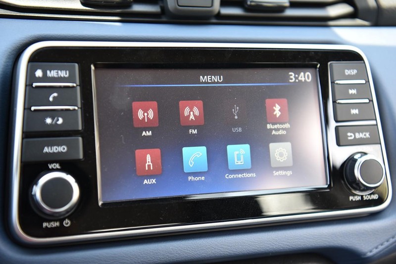 Nissan Versa Vehicle Image 16