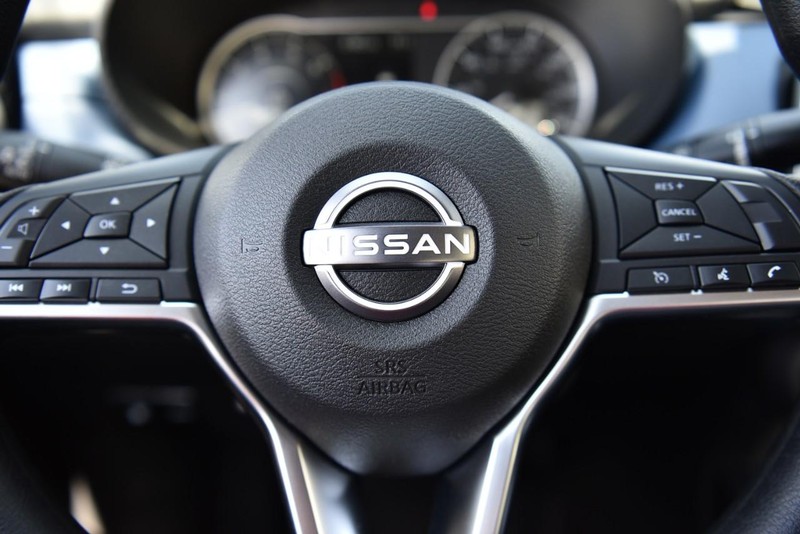 Nissan Versa Vehicle Image 17