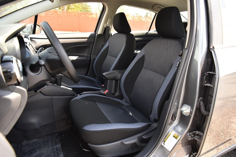 Nissan Versa Vehicle Image 18