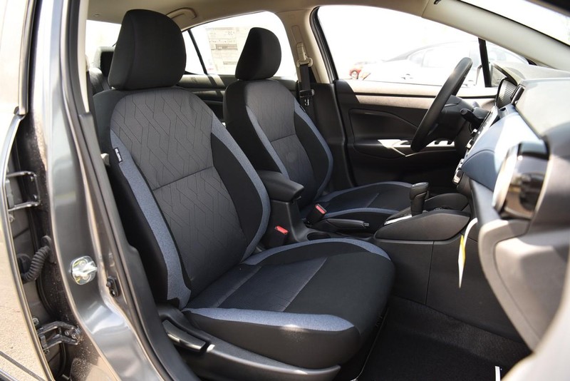 Nissan Versa Vehicle Image 19