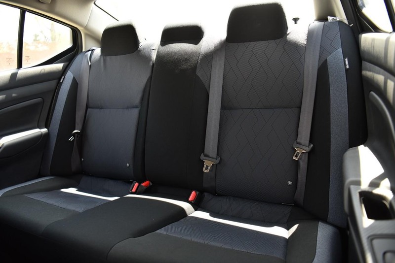 Nissan Versa Vehicle Image 20