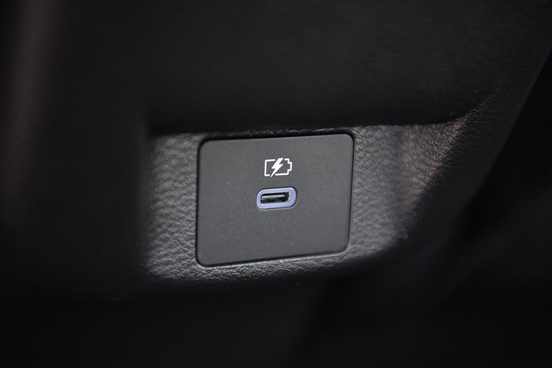 Nissan Versa Vehicle Image 21