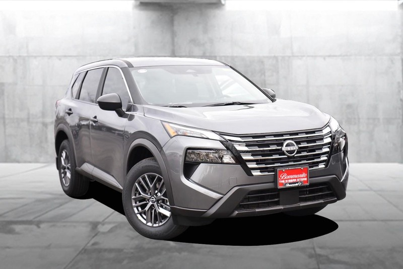 Nissan Rogue Vehicle Image 02