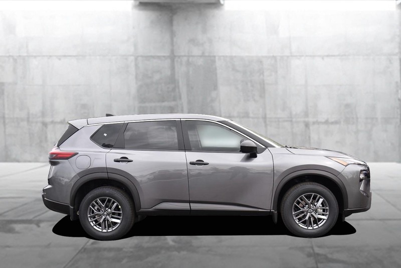 Nissan Rogue Vehicle Image 05