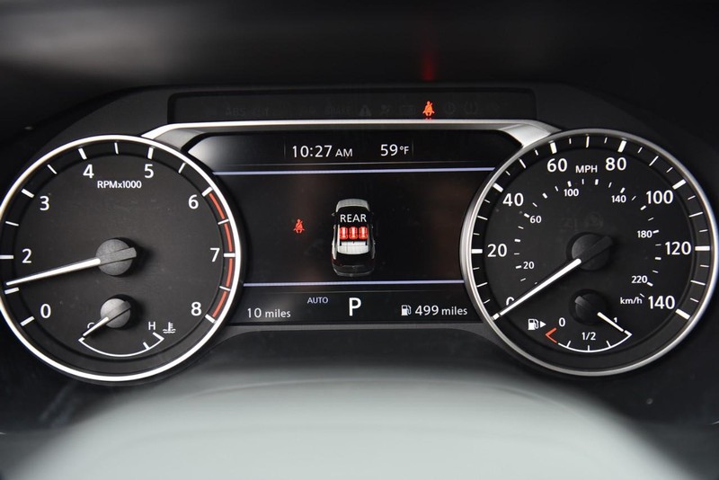 Nissan Rogue Vehicle Image 11