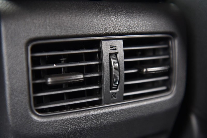 Nissan Rogue Vehicle Image 21
